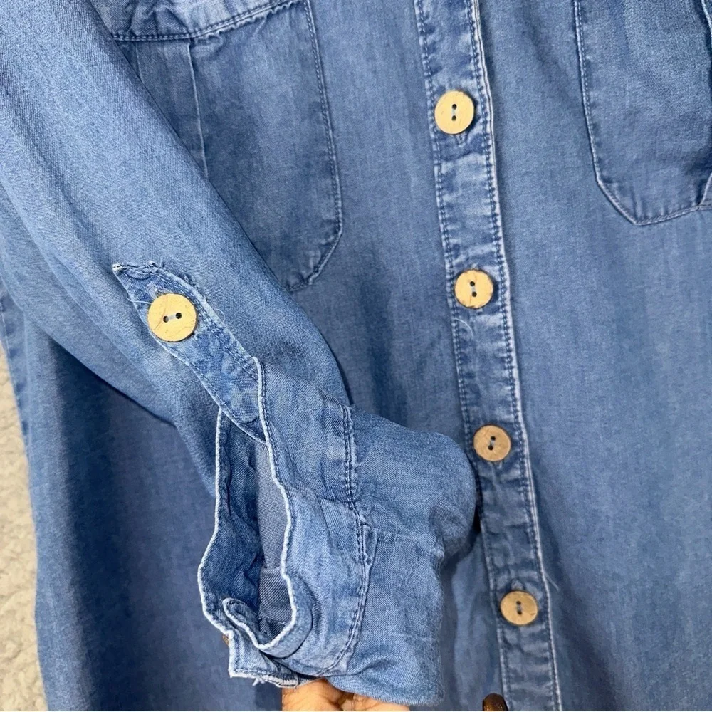 Haute Monde Top Womens Small Blue Chambray Collared Relaxed Fit Shirt Feminine